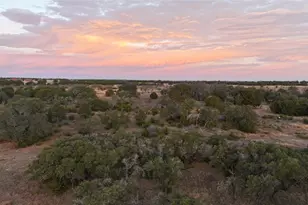 405 Heartleaf Dr, Lampasas, TX 76550 - Photo 4