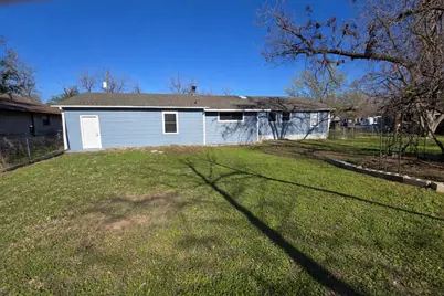 305 N 5th Street, Thorndale, TX 76577 - Photo 18