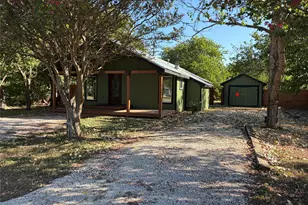 545 W Vaughan St, Bertram, TX 78605 - Photo 2