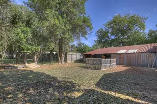 512 Valley St, San Marcos, TX 78666 - Photo 18