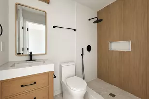 2404 Santa Rita St, Austin, TX 78702 - Photo 14