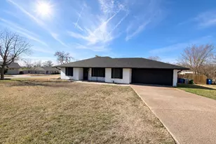 4500 Woodmoor Cir, Austin, TX 78721 - Photo 1