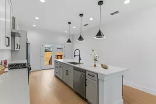 1197 Coleto St, Austin, TX 78702 - Photo 10