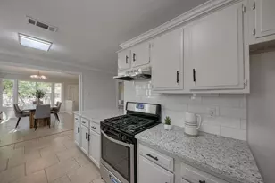 3206 Barnsley Dr, Austin, TX 78745 - Photo 14