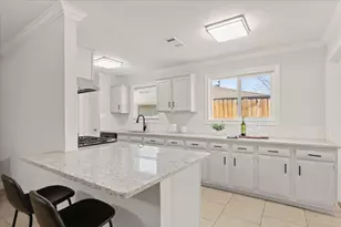 3206 Barnsley Dr, Austin, TX 78745 - Photo 12