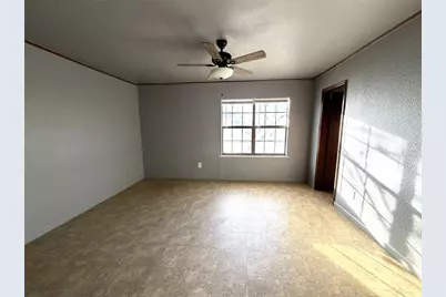 530A S Guadalupe Street, Lockhart, TX 78644 - Photo 12