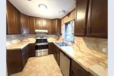 530A S Guadalupe Street, Lockhart, TX 78644 - Photo 4