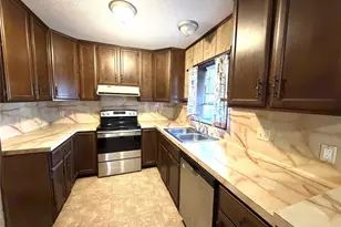 530A S Guadalupe St, Lockhart, TX 78644 - Photo 4