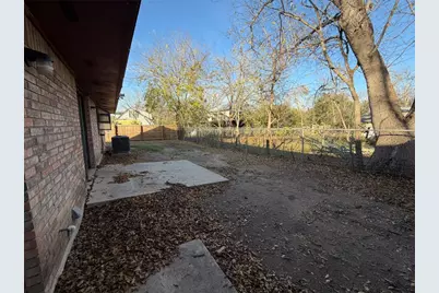 530A S Guadalupe Street, Lockhart, TX 78644 - Photo 10