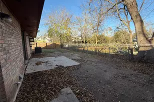 530A S Guadalupe St, Lockhart, TX 78644 - Photo 10