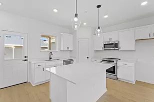 2540 Violet Theo Ln, Round Rock, TX 78665 - Photo 10