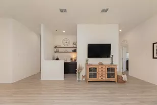 360 Jefferson Dr, Kyle, TX 78640 - Photo 6