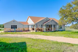 160 Red Stag Ct, Lampasas, TX 76550 - Photo 2