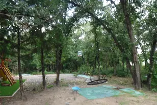 191 Hickory Ln, Elgin, TX 78621 - Photo 16