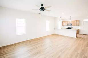 7051 Meadow Lake Blvd, Austin, TX 78744 - Photo 12