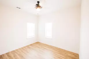 7051 Meadow Lake Blvd, Austin, TX 78744 - Photo 20