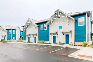 7051 Meadow Lake Blvd, Austin, TX 78744 - Photo 2