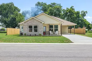 1004 White Tail Cv, Lexington, TX 78947 - Photo 2