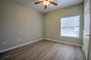 2320 Gracy Farms Ln, Austin, TX 78758 - Photo 12