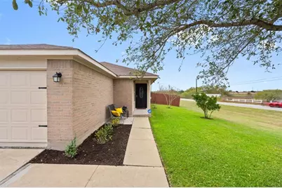 12201 Sky Harbor Drive, Del Valle, TX 78617 - Photo 4