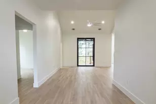 109 E Keanahalululu Ln, Bastrop, TX 78602 - Photo 10