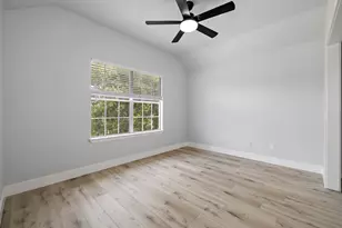 502 Sherwood Ct, Georgetown, TX 78628 - Photo 18