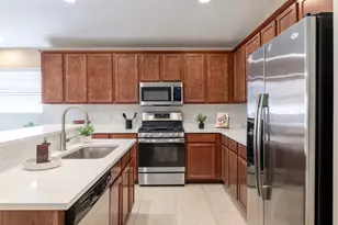 1706 Hidden Springs Path, Round Rock, TX 78665 - Photo 10