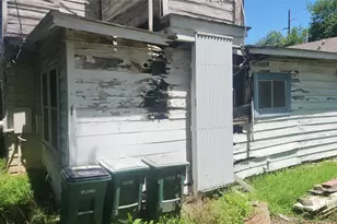 85 W Navasota St, Austin, TX 78702 - Photo 10