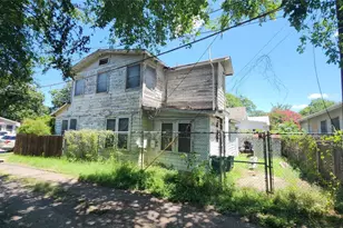 85 W Navasota St, Austin, TX 78702 - Photo 4