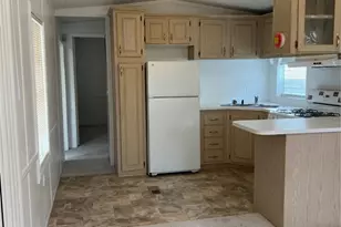 125 Kellar, Smithville, TX 78957 - Photo 8