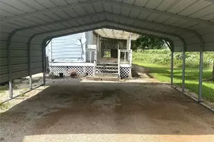 125 Kellar, Smithville, TX 78957 - Photo 6