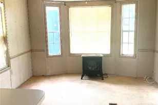 125 Kellar, Smithville, TX 78957 - Photo 12