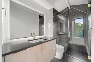 2107 Brackenridge St, Austin, TX 78704 - Photo 26