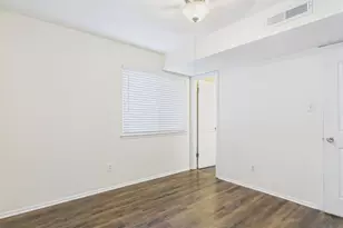 1106 22nd St, Austin, TX 78705 - Photo 8