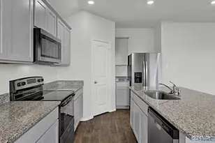 320 Wirecrested Dr, Lockhart, TX 78644 - Photo 2