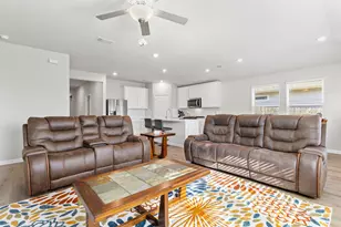 110 Greenspire Downs Dr, Hutto, TX 78634 - Photo 10