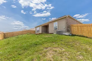 20017 Hubert R Humphrey Rd, Manor, TX 78653 - Photo 32