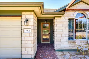 1016 Klondike Loop, Round Rock, TX 78665 - Photo 2