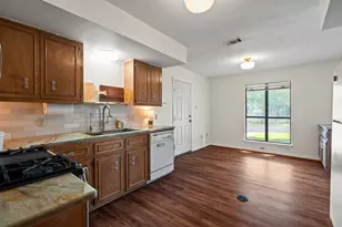 301 Tallwood Dr, Georgetown, TX 78628 - Photo 14