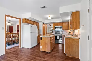 301 Tallwood Dr, Georgetown, TX 78628 - Photo 14