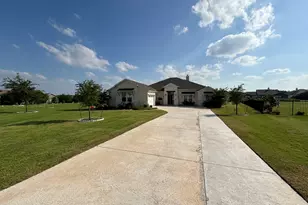 501 Calistoga Wheel, Liberty Hill, TX 78642 - Photo 2