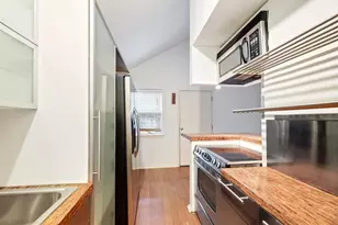 1110 W 22nd St, Austin, TX 78705 - Photo 4