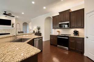 406 Strichen Dr, Spicewood, TX 78669 - Photo 10
