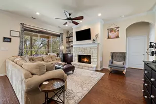 406 Strichen Dr, Briarcliff, TX 78669 - Photo 6
