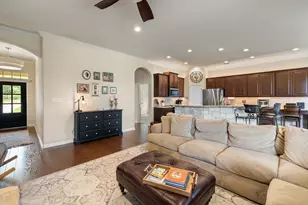 406 Strichen Dr, Briarcliff, TX 78669 - Photo 10