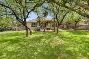 406 Strichen Dr, Briarcliff, TX 78669 - Photo 36