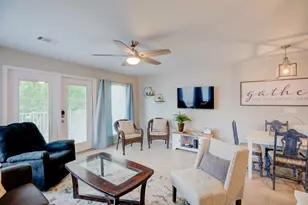 730 E Mather St, New Braunfels, TX 78130 - Photo 2