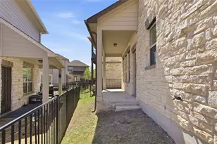 2105 Town Centre Dr, Round Rock, TX 78664 - Photo 12