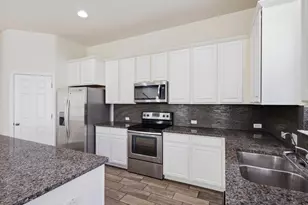 2105 Town Centre Dr, Round Rock, TX 78664 - Photo 8