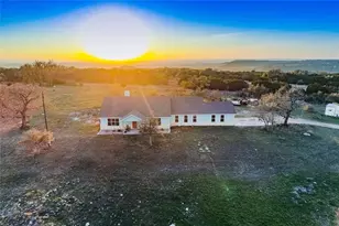 220 Three Creeks Dr, Bertram, TX 78605 - Photo 28